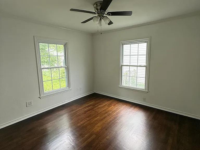 117 W State St — Photo 10