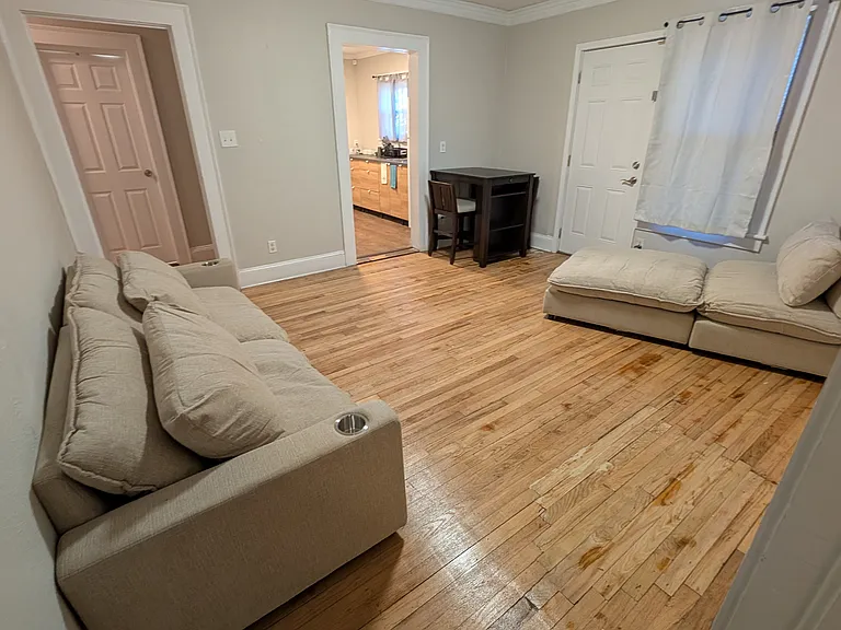 938 Beckwith St SW — Photo 7