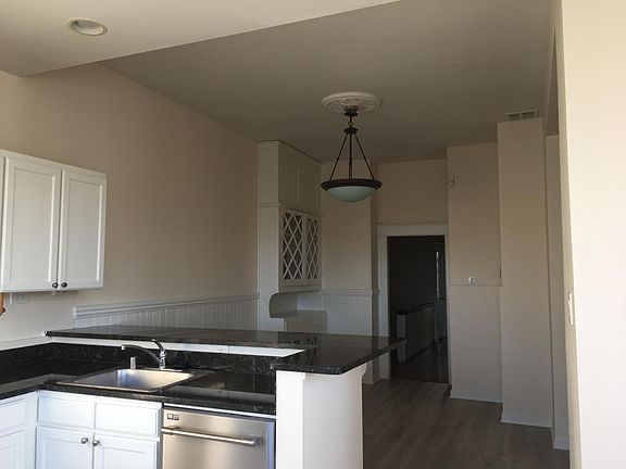 5th image of 678 Greenwich St