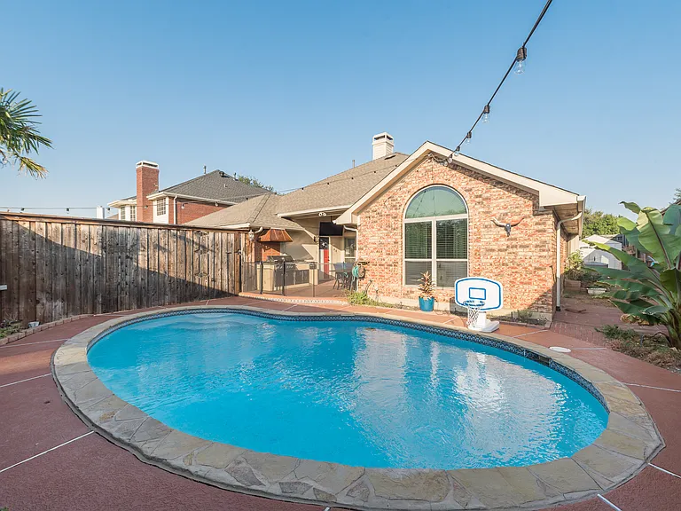 4027 Red Maple Dr — Photo 12