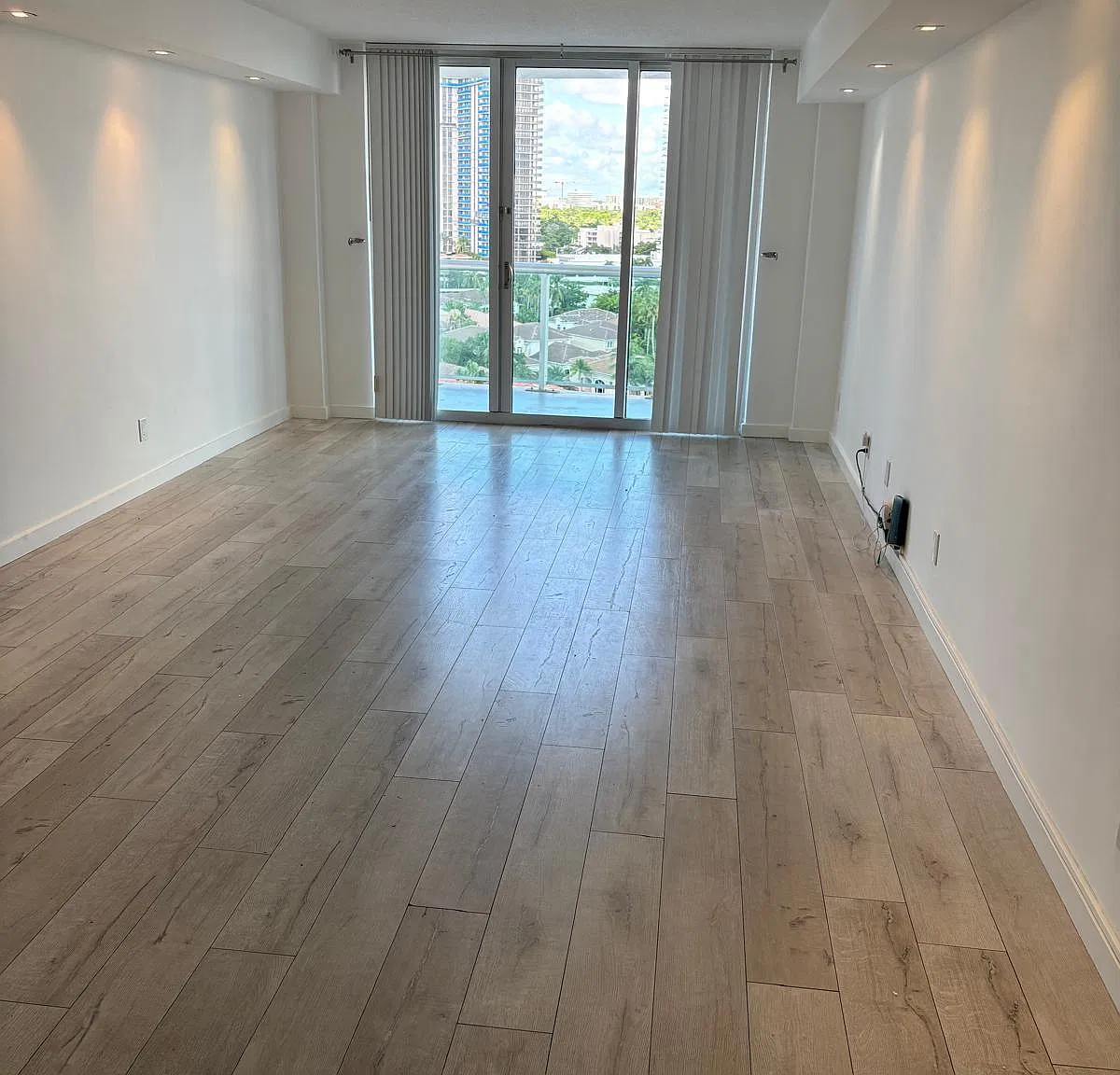 1 bed, 1.0 bath, 1005 sqft, $3,600 — Photo 3