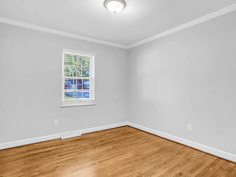 4 Bradley Blvd — Photo 23