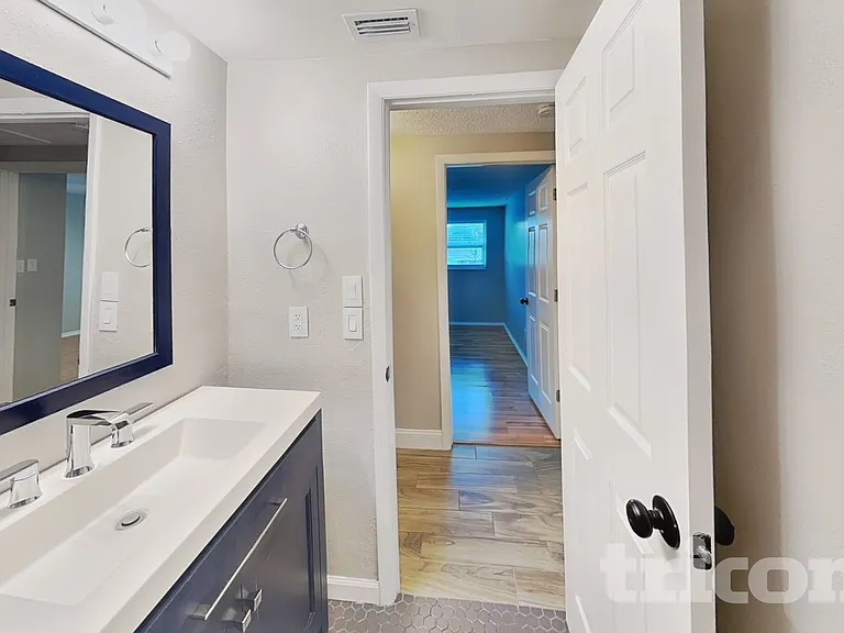 1705 Coppertree Dr — Photo 13
