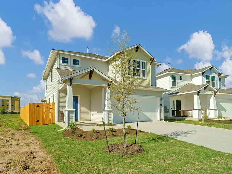 235 Trailside Ln — Photo 3