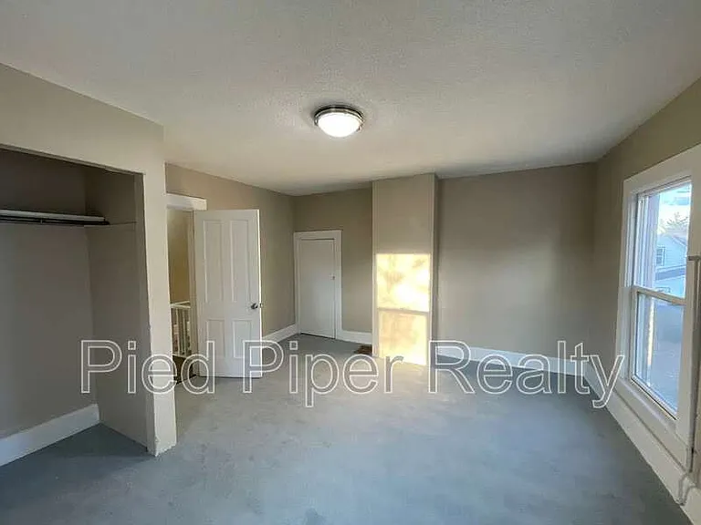 217 N West Ave — Photo 9