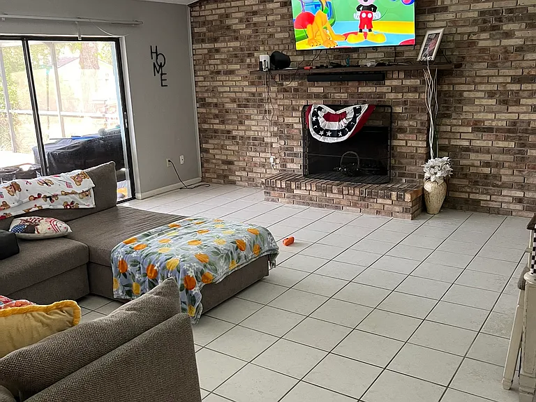 1521 Burning Tree Ln — Photo 12