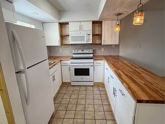 4th image of 917 Royal Palm Dr