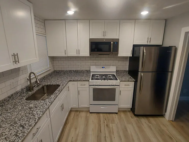 1591 Carlisle St NW — Photo 7