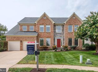 8195 Madrillon Oaks Ct, Vienna, VA 22182