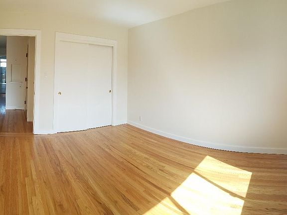 5th image of 746 Monterey Blvd