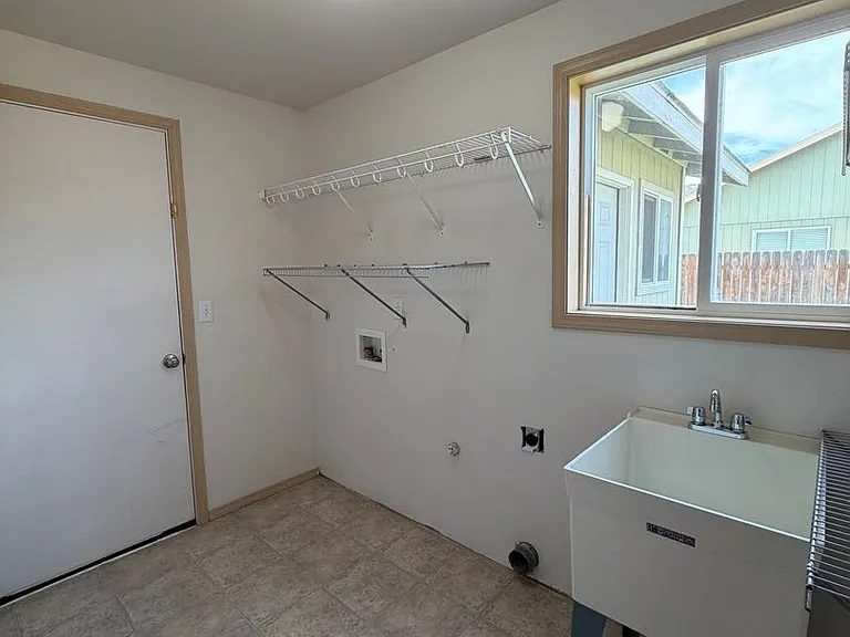 4003 Messara Ln — Photo 12