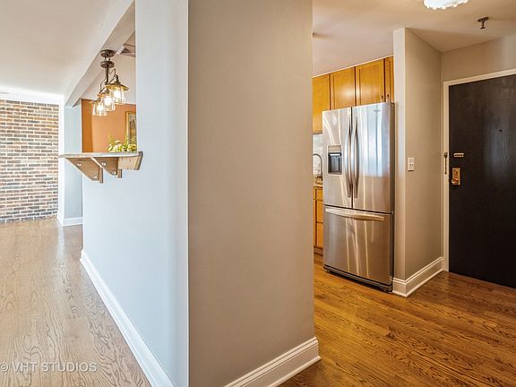 3rd image of 1777 W Crystal Ln Unit 607