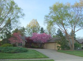 21400 Briar Bush Ln, Strongsville, OH 44149