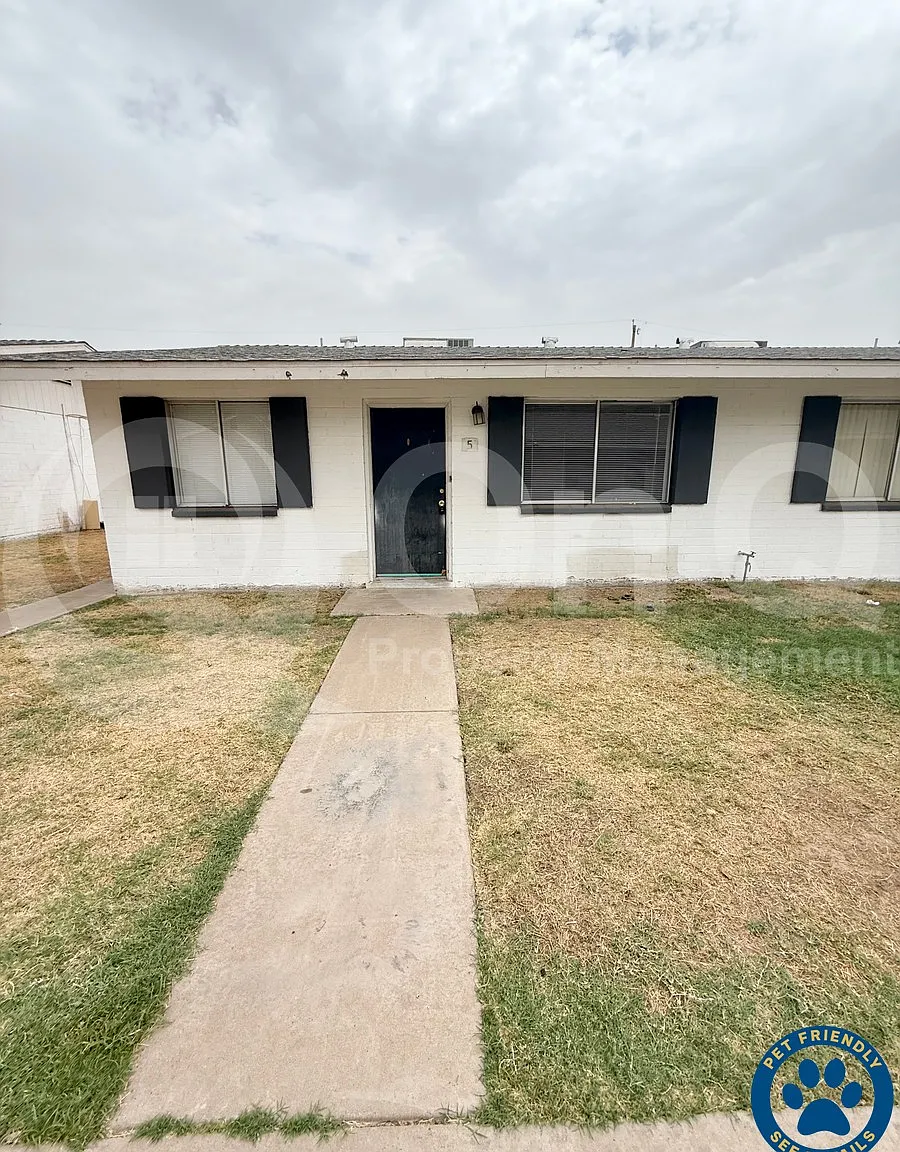 2 bed, 1.0 bath, 835 sqft, $1,250 — Photo 1