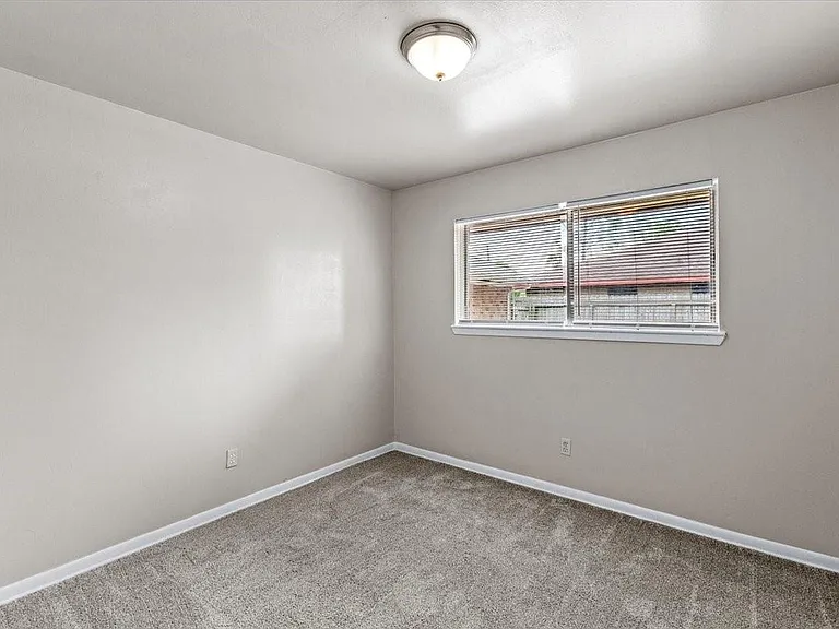 6414 Heatherbloom Dr — Photo 20