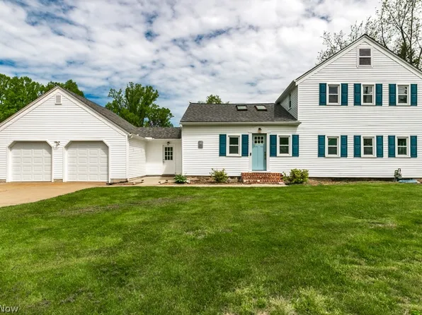 35951 Maplegrove Rd, Willoughby Hills, OH 44094