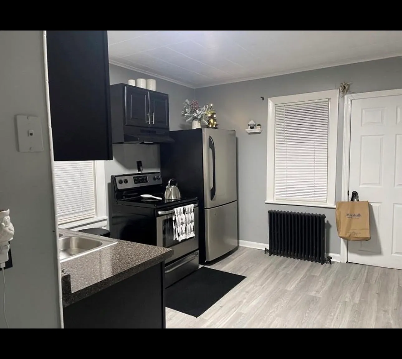 2 bed, 900 sqft, $1,900 — Photo 3