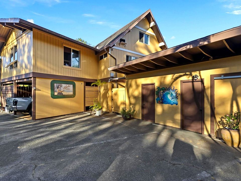 1st image of 105 E Kuiaha Rd