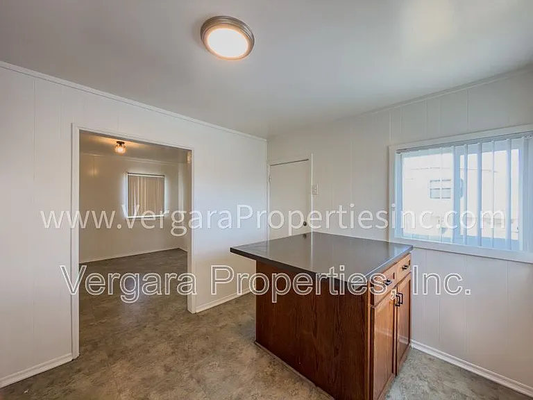 13505 S Mariposa Ave #REAR HOUSE — Photo 6