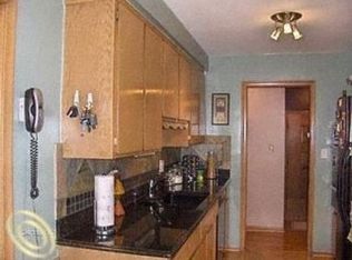 25729 Beech Ct, Redford, MI 48239