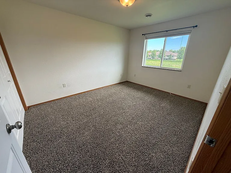 505 Sixteen Avenue Cir NE #8 — Photo 9