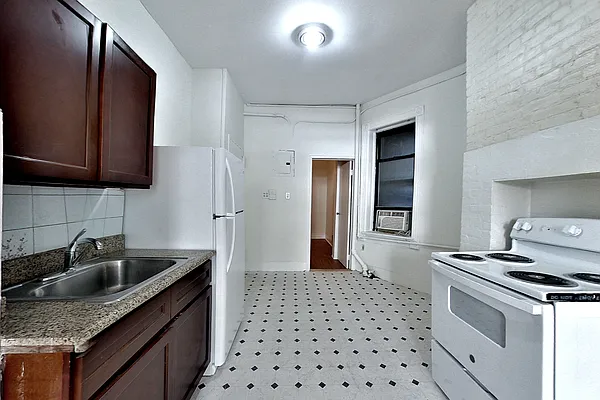 Rented by Bond New York | media 24