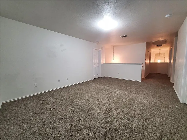 17909 Maxa Dr — Photo 11