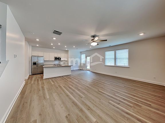 5th image of 716 Summit View Ct
