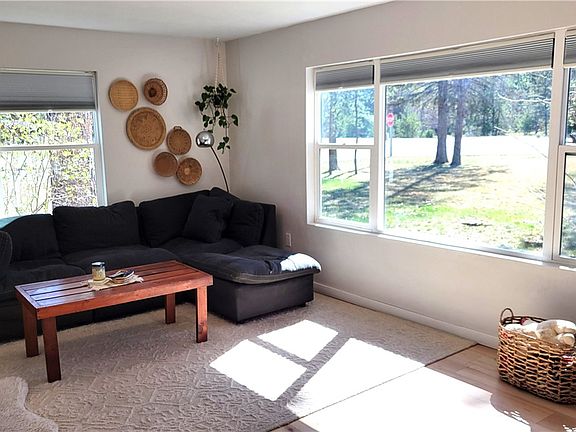 2nd image of 16076 W Park Road