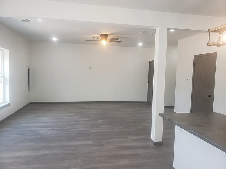 1218 Salem Dr — Photo 7