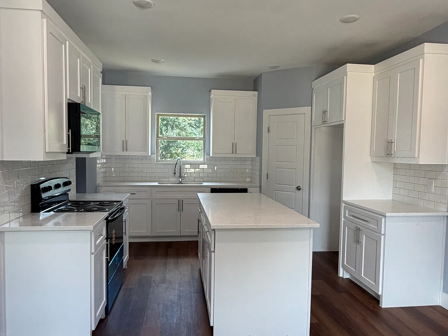 3 bed, 1556 sqft, $1,700 — Photo 3
