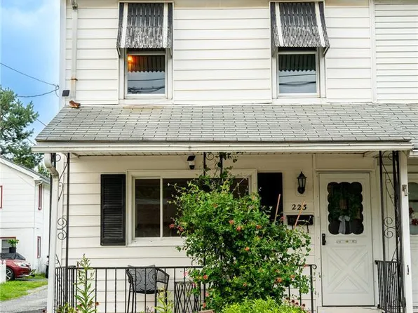 223 S 2nd St, Emmaus, PA 18049