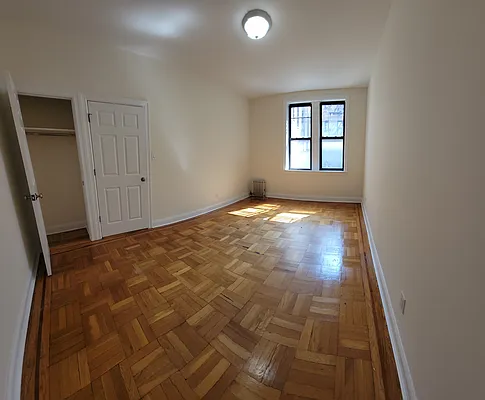 Rented by Metro Park Realty Inc | media 31