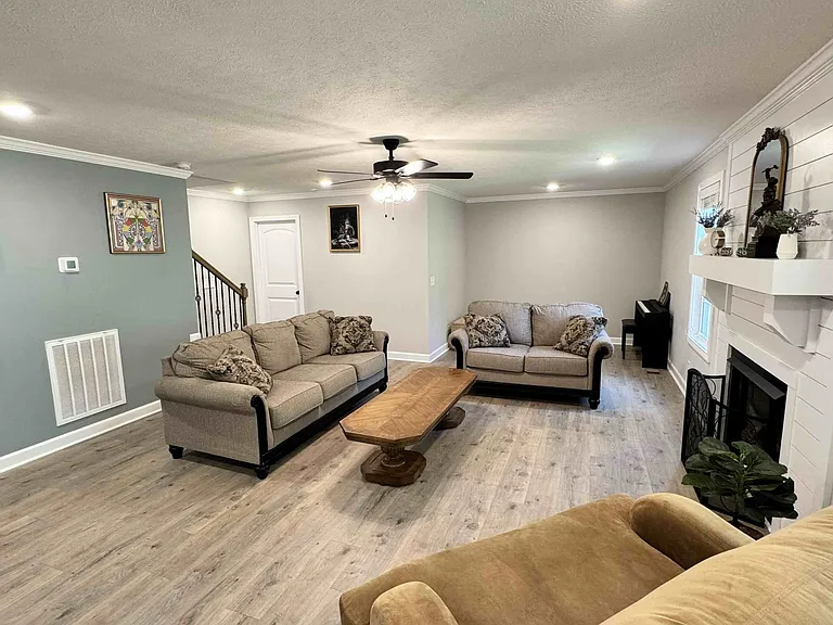 1057 Brightwood Ct — Photo 7