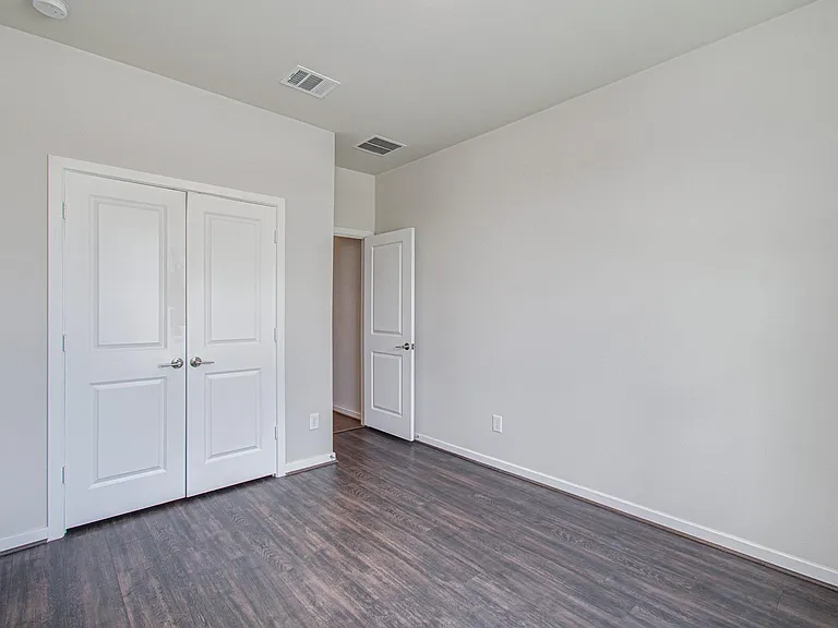 21118 Vancherry Dr — Photo 4