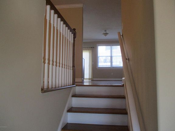2nd image of 6815 Sahalee Cir