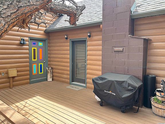 2nd image of 1046 Lookout Dr