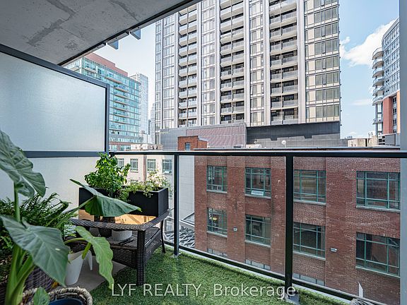 4th image of 105 George St #402