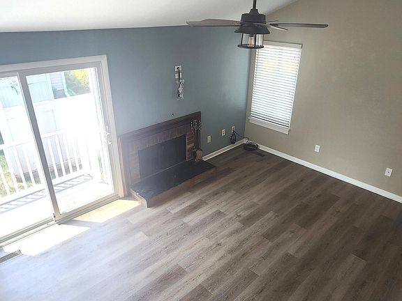 4th image of 55 Peddlars Dr #55