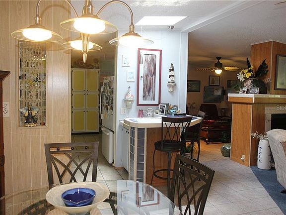 5th image of 7059 Tamarind Dr