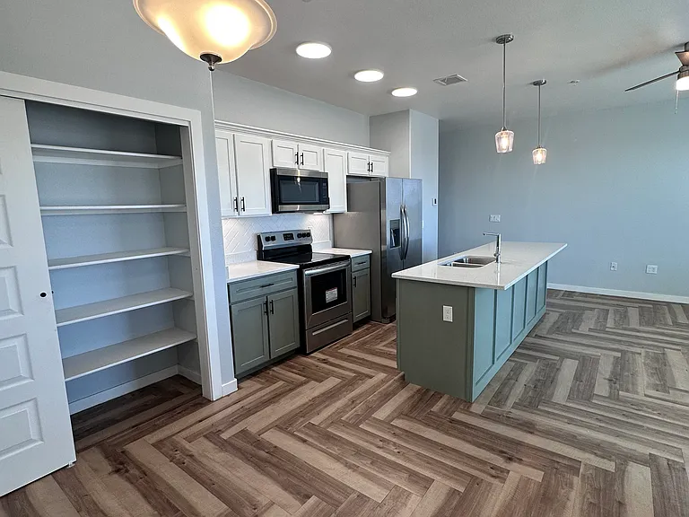1255 N Cotton St #303 — Photo 3
