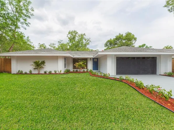 17819 Sunrise Dr, Lutz, FL 33549