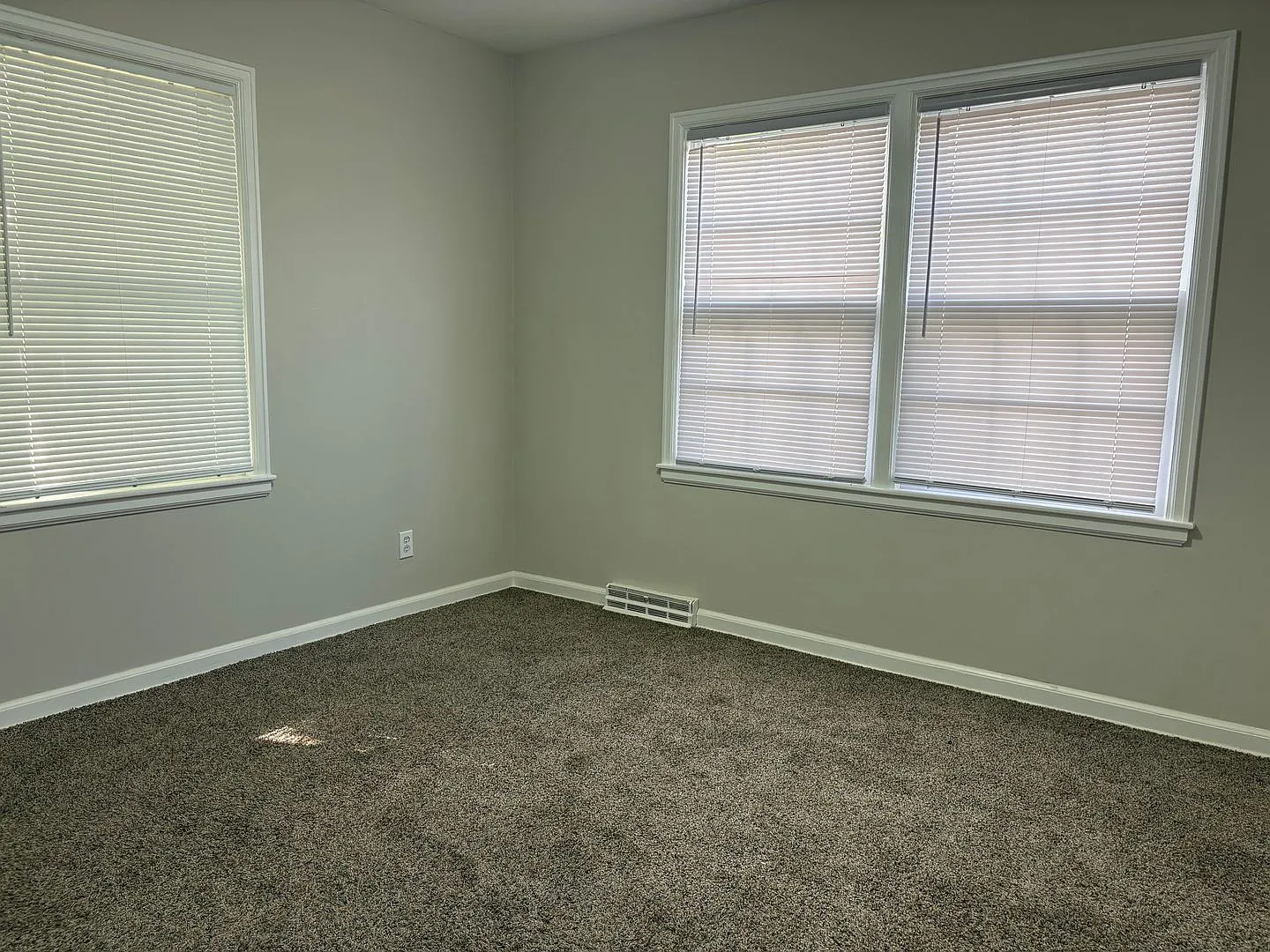 Beautiful 2 Bedroom 1 bath — Photo 3