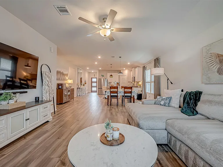 2114 Cherryvale Dr — Photo 17