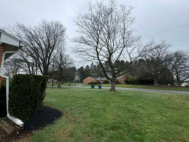 6641 Conway Rd — Photo 23