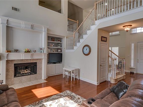 3rd image of 3725 Saint Andrews Dr