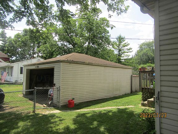 3rd image of 1545 Garling Ave