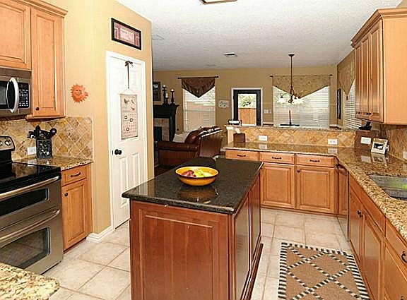 5th image of 9709 Shirland Ln