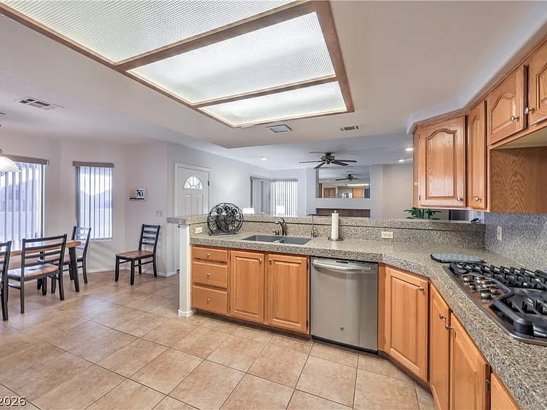 271 Sunshine Springs Ct — Photo 17