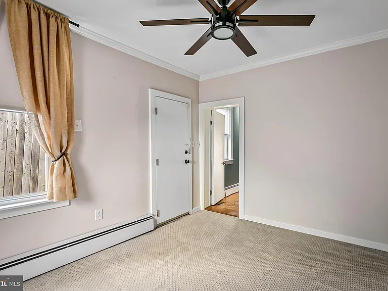 719 S Montford Ave — Photo 24